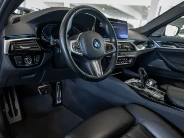 545e xDrive M-Sport LED FACEL. ACC W-LAN NAVI