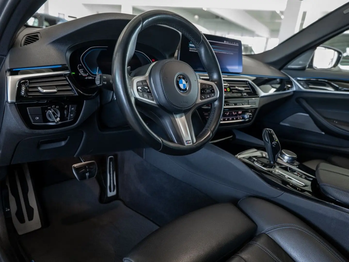 545e xDrive M-Sport LED FACEL. ACC W-LAN NAVI