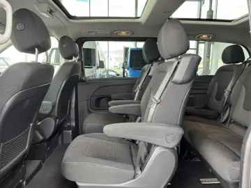 V 300d EDITION Lang 7 SITZER+NAVI+STANDHZG+DISTR