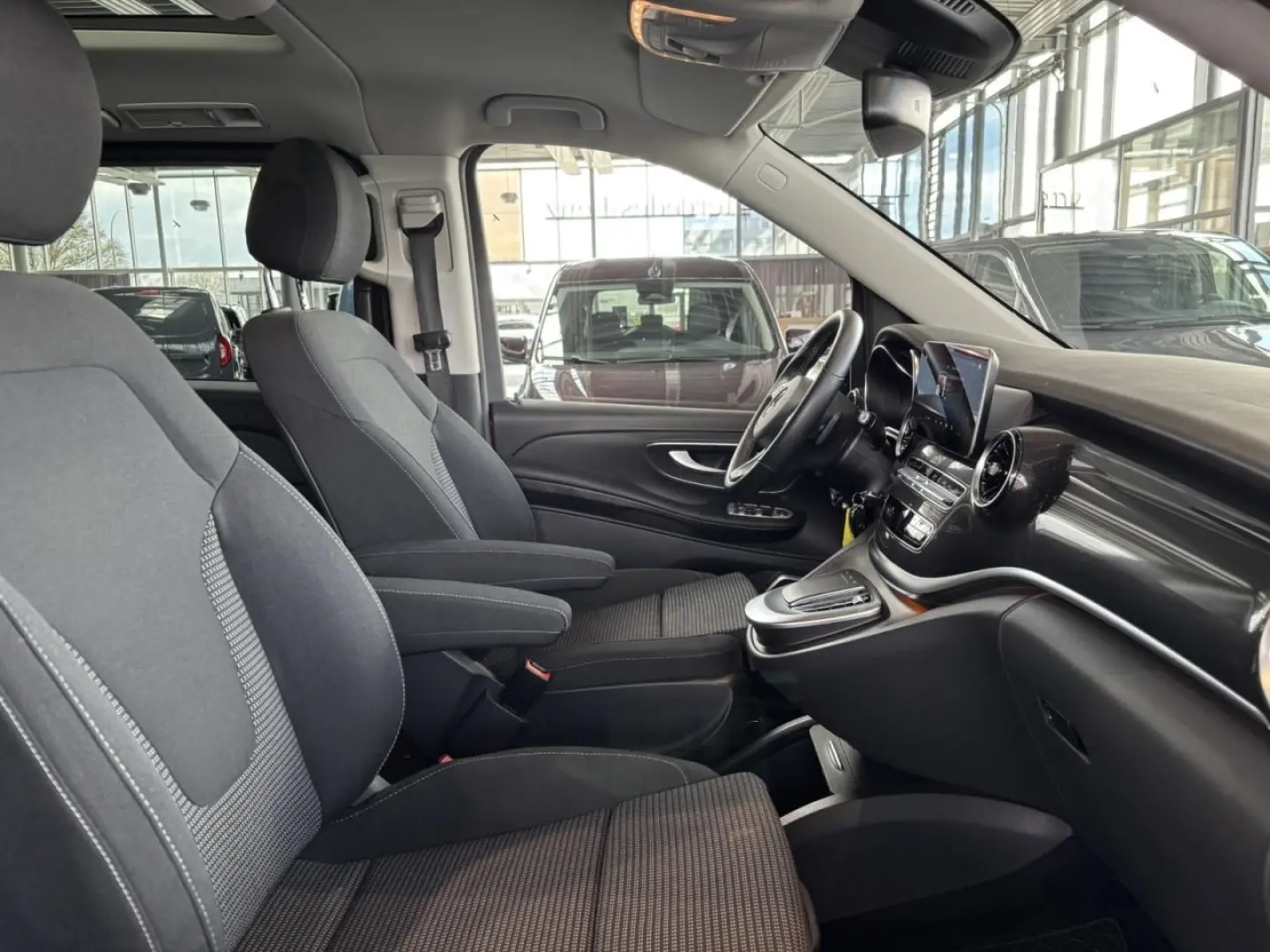 V 300d EDITION Lang 7 SITZER+NAVI+STANDHZG+DISTR