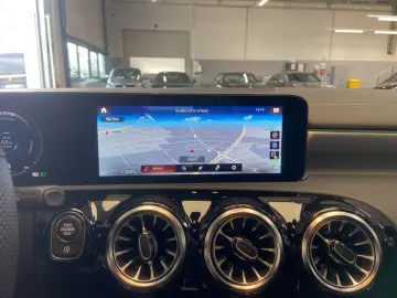 CLA 200 d 8G AMG/Vielspeiche/LED-Beam/MBUX High