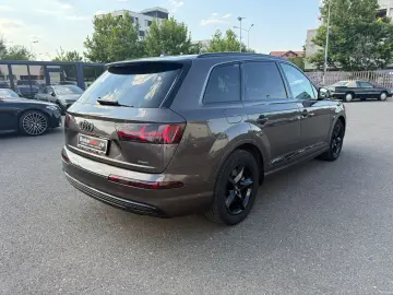 Audi Q7 e-tron 3.0 TDI quattro Tiptronic