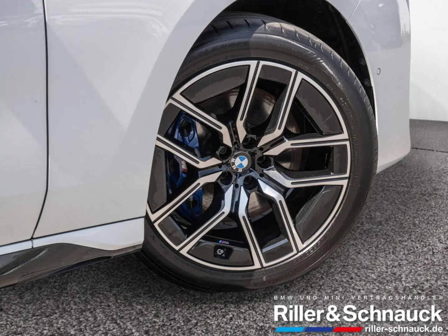 740d xDrive M-Sport STANDHZ PANO 360° B&W RSE