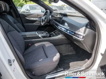 740d xDrive M-Sport STANDHZ PANO 360° B&W RSE