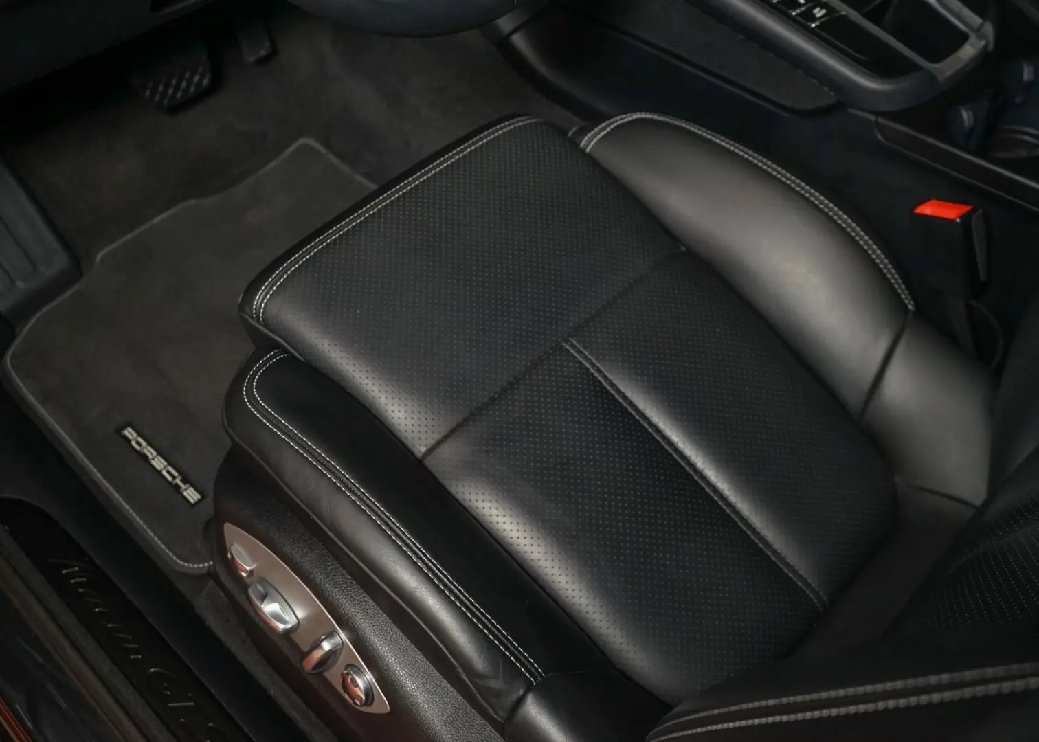 Macan GTS MWST ACC AHK Carbon Pano Sport-Chrono 