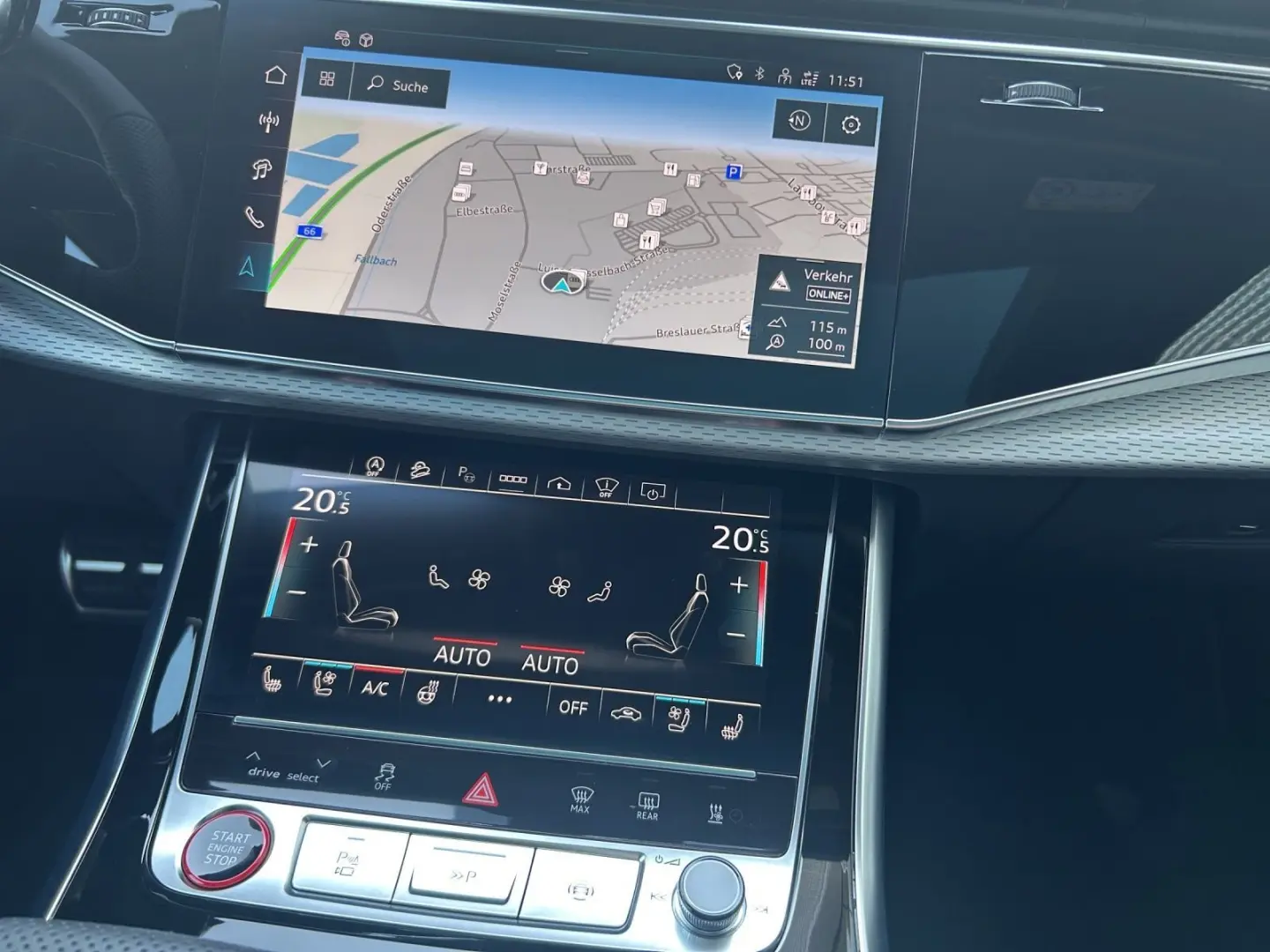 SQ7 TFSI*NAVI*HUD*LEDER*AHK*7-SITZER*PANO*OPTIK-