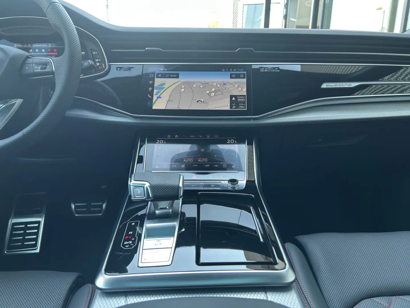 SQ7 TFSI*NAVI*HUD*LEDER*AHK*7-SITZER*PANO*OPTIK-
