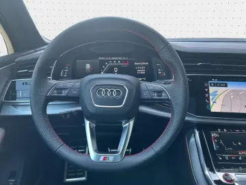 SQ7 TFSI*NAVI*HUD*LEDER*AHK*7-SITZER*PANO*OPTIK-