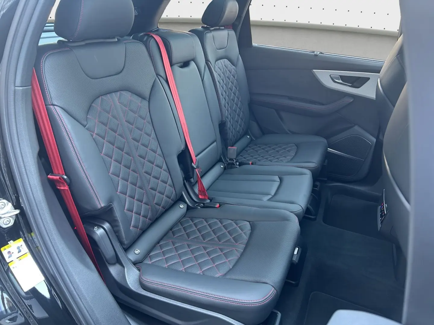 SQ7 TFSI*NAVI*HUD*LEDER*AHK*7-SITZER*PANO*OPTIK-