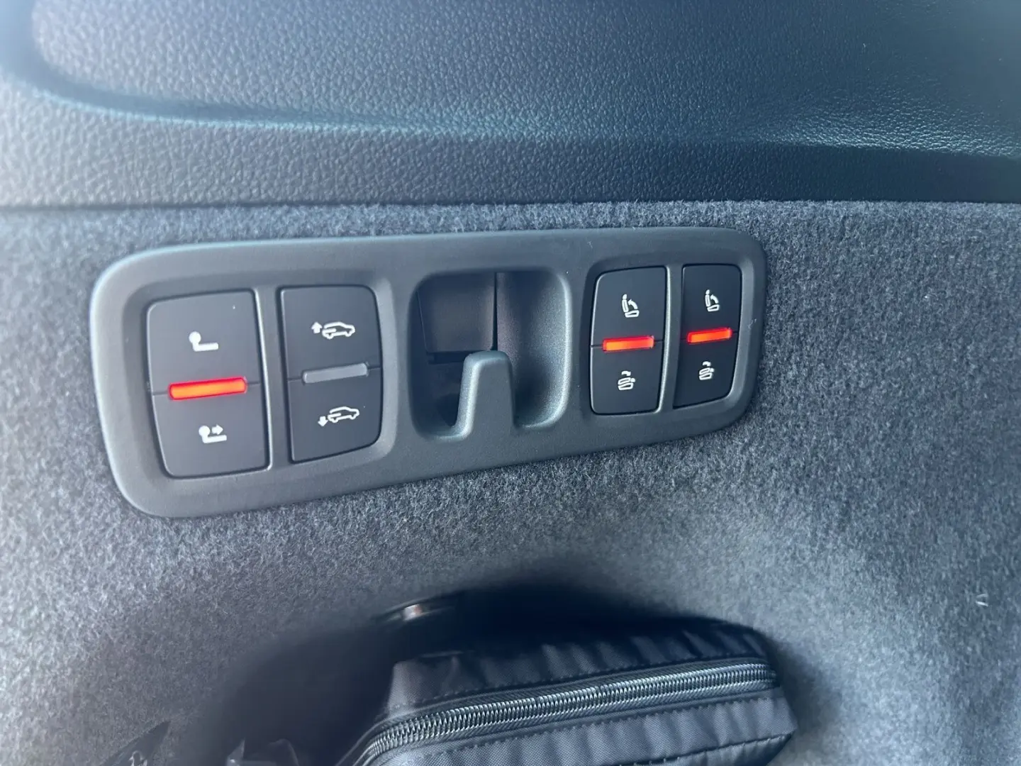 SQ7 TFSI*NAVI*HUD*LEDER*AHK*7-SITZER*PANO*OPTIK-