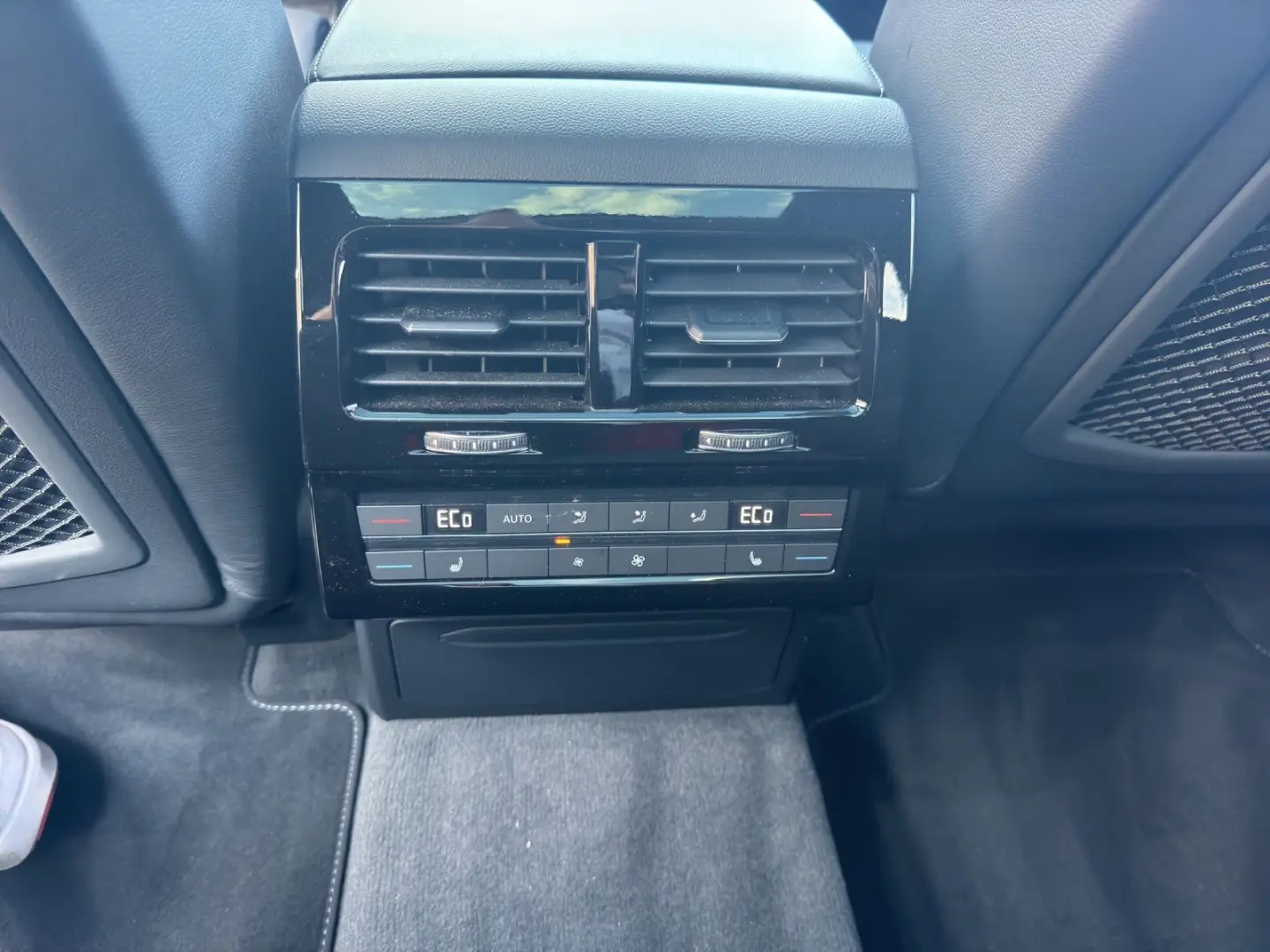 Touareg 3.0 TDI 4MOTION R-Line BLACK STYLE | AHK