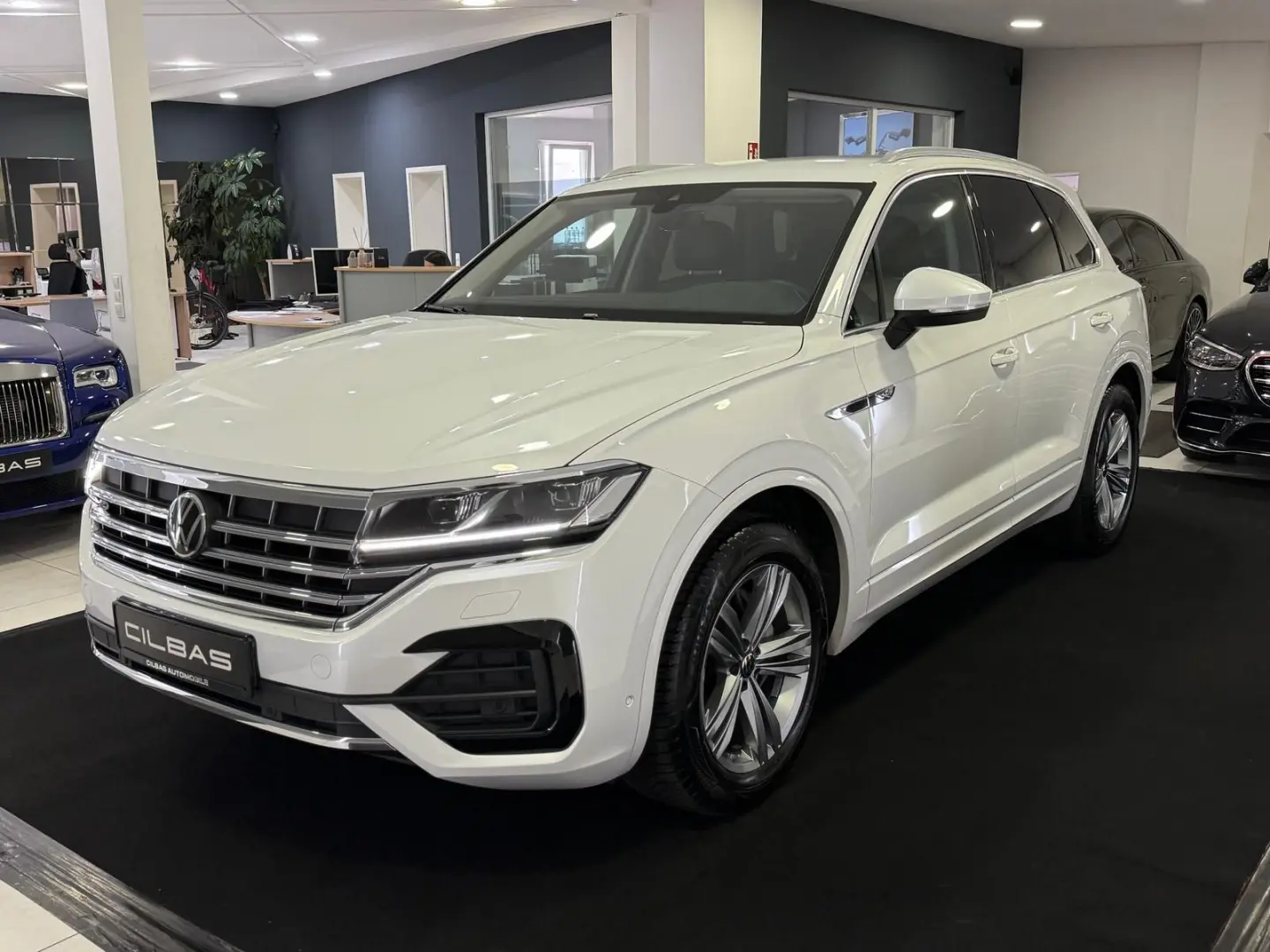 Touareg Elegance 4Motion R-Line LUFT*AHK*VIRTUAL