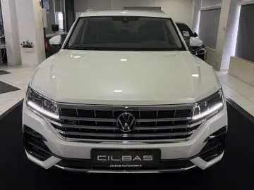 Touareg Elegance 4Motion R-Line LUFT*AHK*VIRTUAL