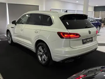 Touareg Elegance 4Motion R-Line LUFT*AHK*VIRTUAL