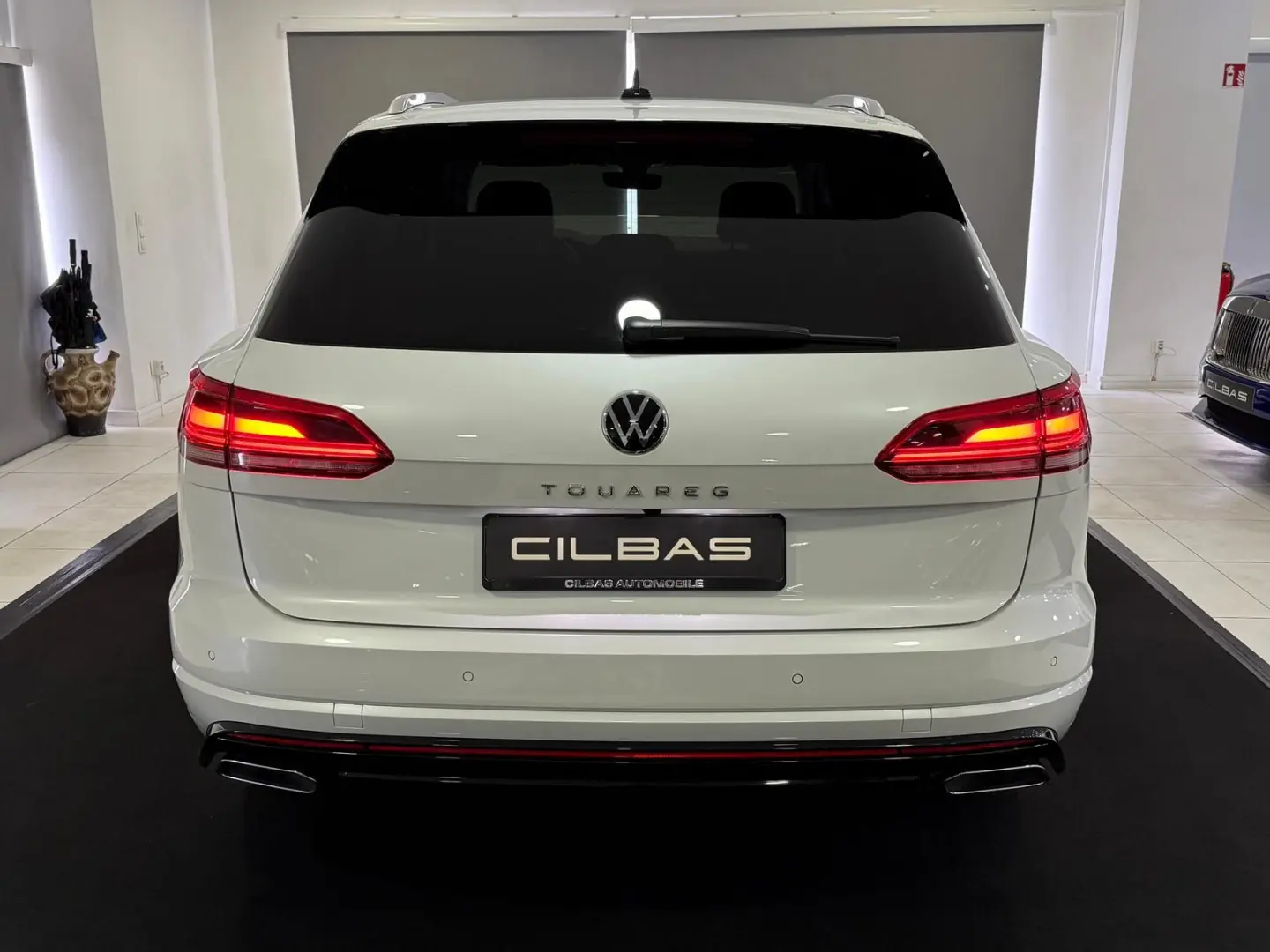 Touareg Elegance 4Motion R-Line LUFT*AHK*VIRTUAL