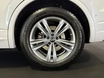 Touareg Elegance 4Motion R-Line LUFT*AHK*VIRTUAL