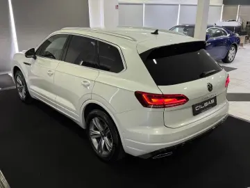 Touareg Elegance 4Motion R-Line LUFT*AHK*VIRTUAL