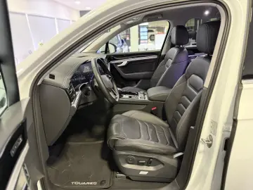 Touareg Elegance 4Motion R-Line LUFT*AHK*VIRTUAL