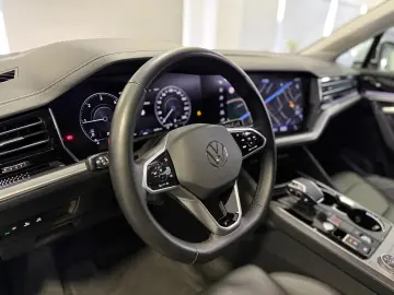Touareg Elegance 4Motion R-Line LUFT*AHK*VIRTUAL