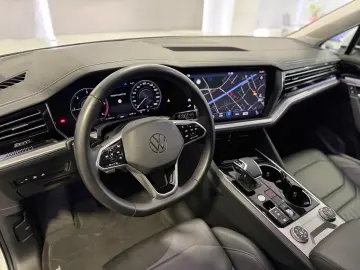 Touareg Elegance 4Motion R-Line LUFT*AHK*VIRTUAL