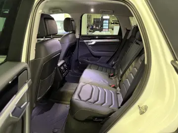 Touareg Elegance 4Motion R-Line LUFT*AHK*VIRTUAL