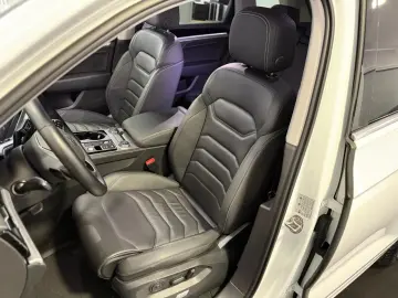 Touareg Elegance 4Motion R-Line LUFT*AHK*VIRTUAL