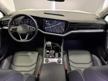 Touareg Elegance 4Motion R-Line LUFT*AHK*VIRTUAL