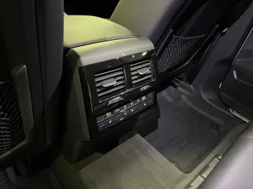 Touareg Elegance 4Motion R-Line LUFT*AHK*VIRTUAL