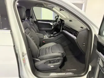 Touareg Elegance 4Motion R-Line LUFT*AHK*VIRTUAL