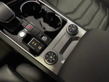 Touareg Elegance 4Motion R-Line LUFT*AHK*VIRTUAL