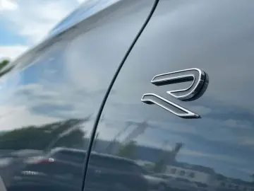 Tiguan R-Line 2.0 TDI+DSG+ALLRAD+HD-MATRIX+IQ-DR