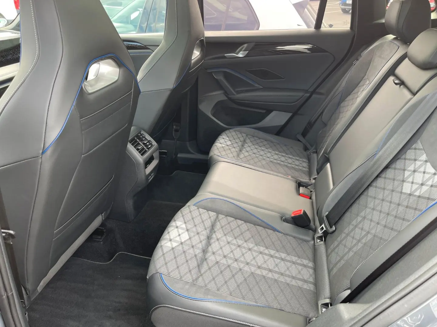 Tiguan R-Line 2.0 TDI+DSG+ALLRAD+HD-MATRIX+IQ-DR