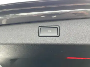 Tiguan R-Line 2.0 TDI+DSG+ALLRAD+HD-MATRIX+IQ-DR