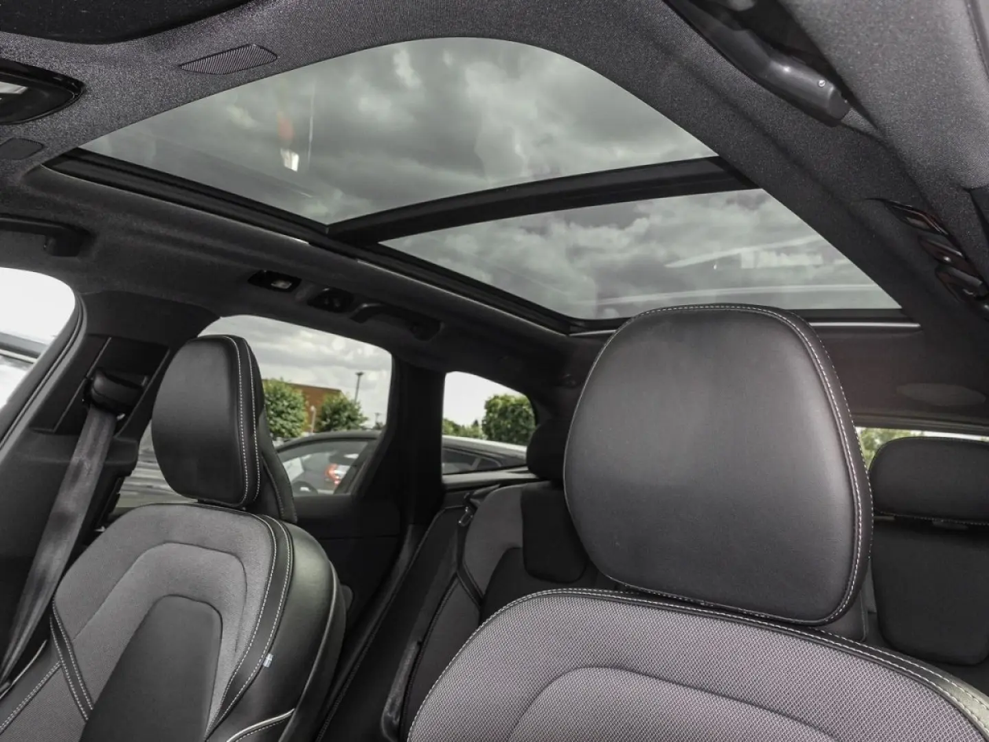 XC60 T8 Twin Engine AWD R Design Plug-In Pano St