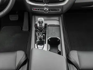XC60 T8 Twin Engine AWD R Design Plug-In Pano St