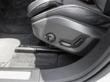 XC60 T8 Twin Engine AWD R Design Plug-In Pano St