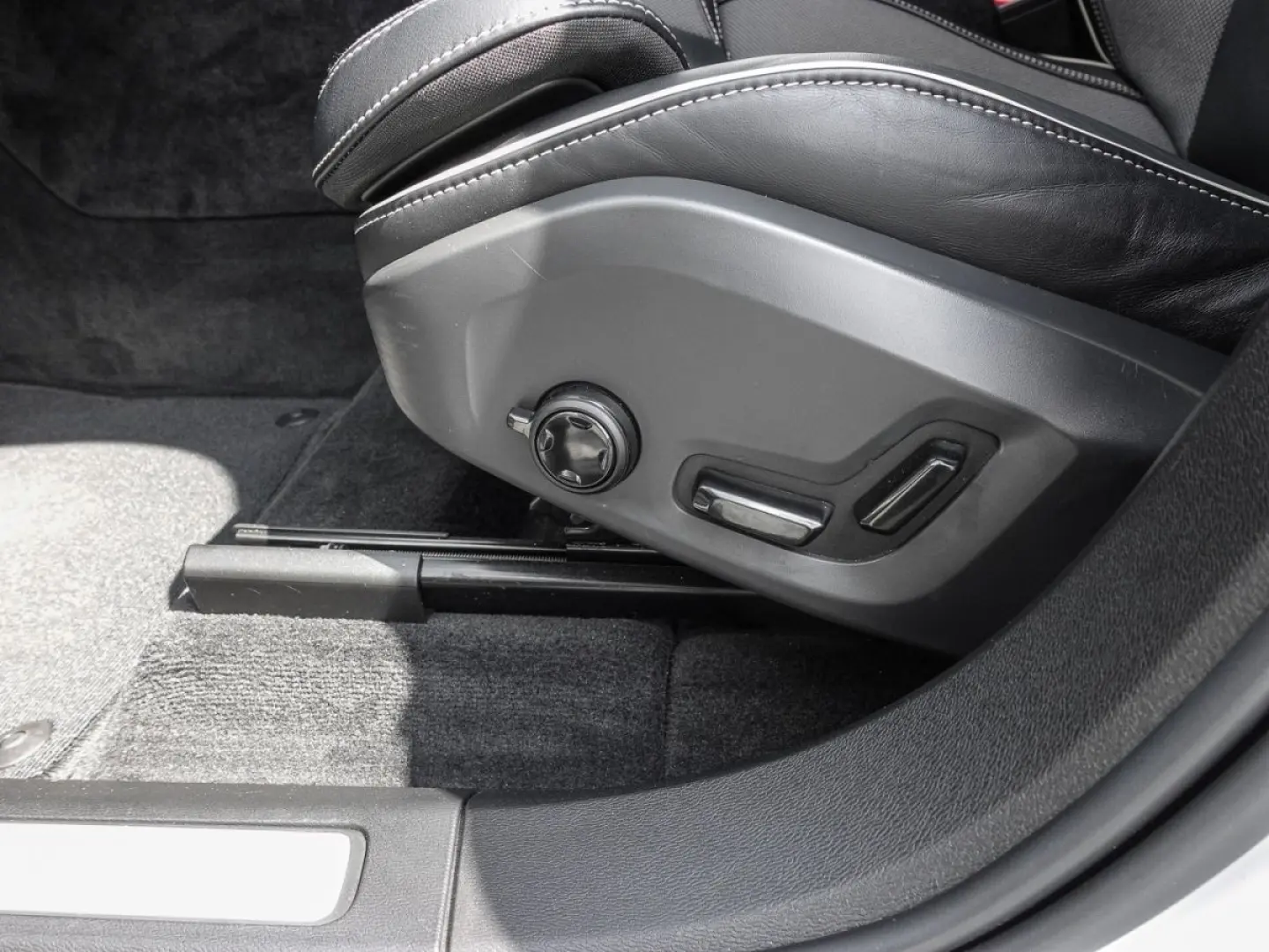 XC60 T8 Twin Engine AWD R Design Plug-In Pano St