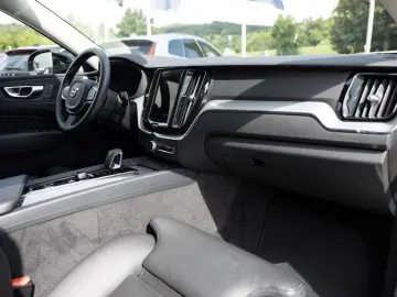XC60 B4 Core LEDER MEMORY KAMERA NAVI FACEL. LED