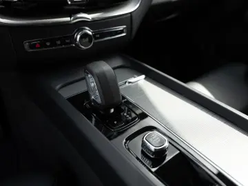 XC60 B4 Core LEDER MEMORY KAMERA NAVI FACEL. LED