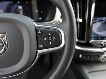 XC60 B4 Core LEDER MEMORY KAMERA NAVI FACEL. LED
