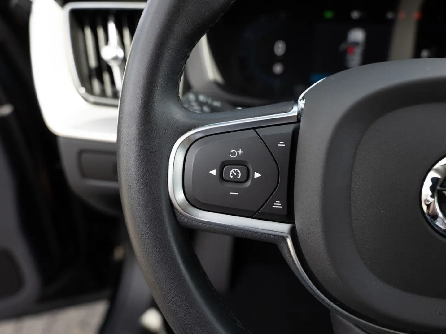 XC60 B4 Core LEDER MEMORY KAMERA NAVI FACEL. LED