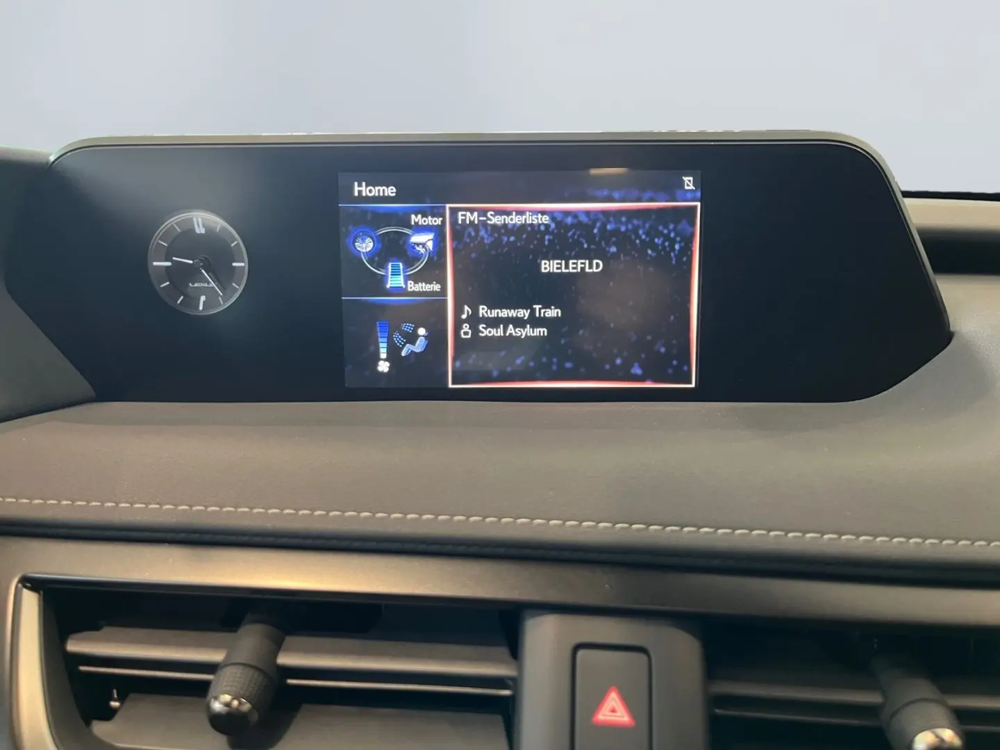 UX 250h Style Edition *LED*CarPlay*CAM*Spurhalte