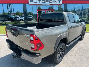 Hilux INVINCIBLE 2,8 D4-D °JBL °AHK °TSS