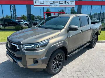 Hilux INVINCIBLE 2,8 D4-D °JBL °AHK °TSS