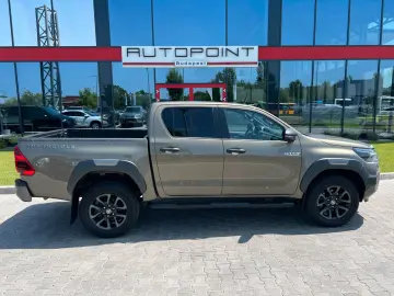 Hilux INVINCIBLE 2,8 D4-D °JBL °AHK °TSS