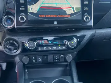 Hilux INVINCIBLE 2,8 D4-D °JBL °AHK °TSS