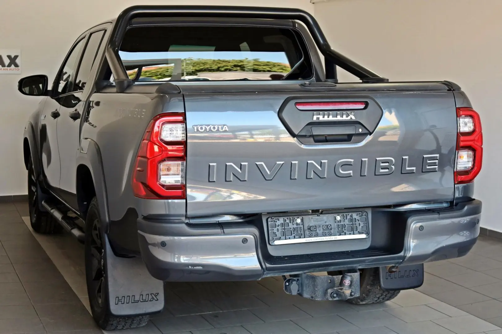Hilux 2.8 D-4D Invincible, Rollbügel, Rollo, AHK