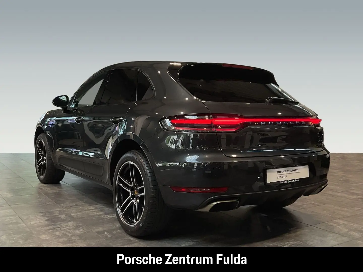 Macan Panoramadach Rückfahrkamera Vulkangrau LED