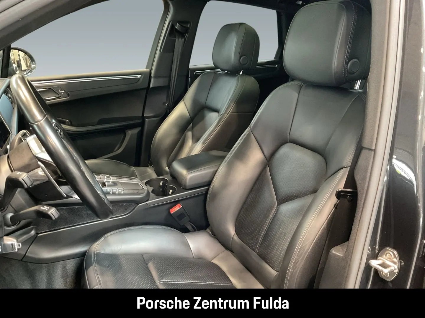 Macan Panoramadach Rückfahrkamera Vulkangrau LED