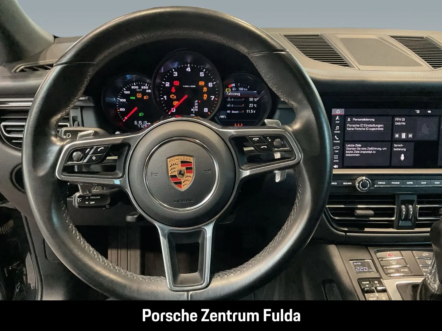 Macan Panoramadach Rückfahrkamera Vulkangrau LED